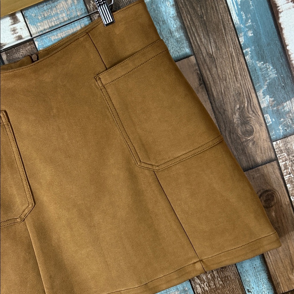 Stylish Tan suede Mini Skirt with Pockets - Picture 4 of 11